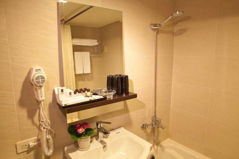 Onetel - Ximen Hotel Zhonghe  Exterior photo